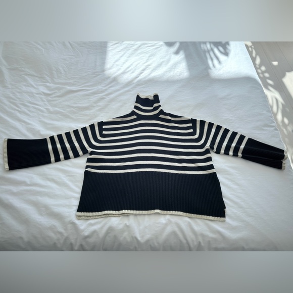 NWT Toteme Signature Strip Turleneck Sweater - Picture 2 of 9